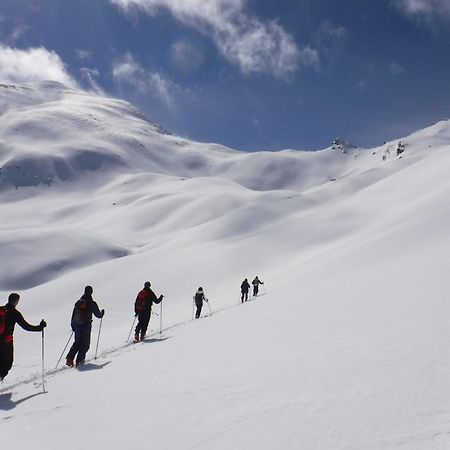 Les Gites Du Saro Chabestan Extérieur photo