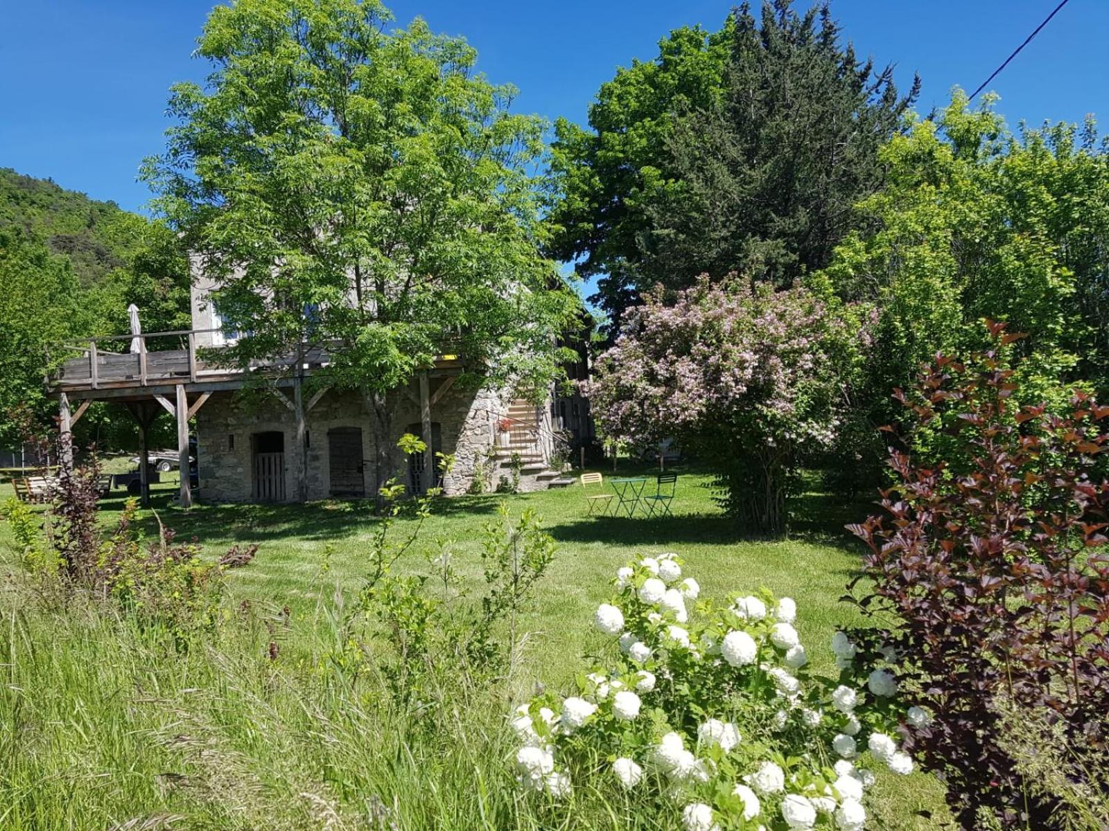 Les Gites Du Saro Chabestan Extérieur photo
